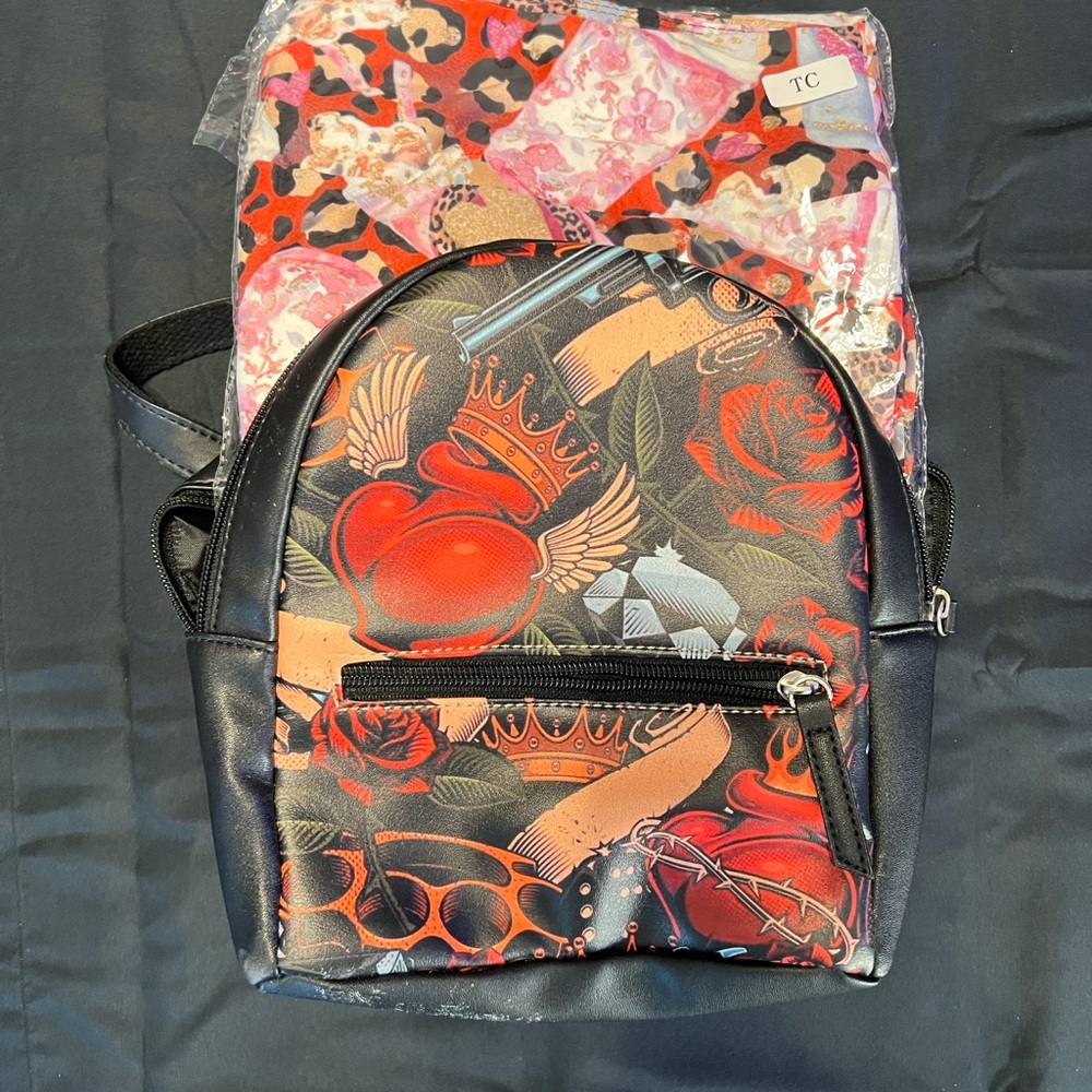 Bundle pack, Pair of Latte Leggings with Back Pack Purse! - Picture 3 of 8